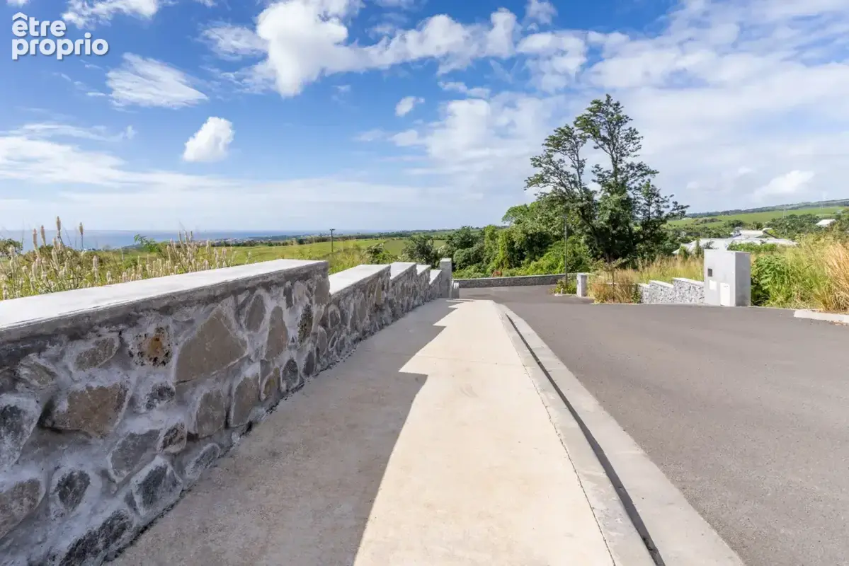 Photo Terrain à Sainte-Marie au prix de 190 000€