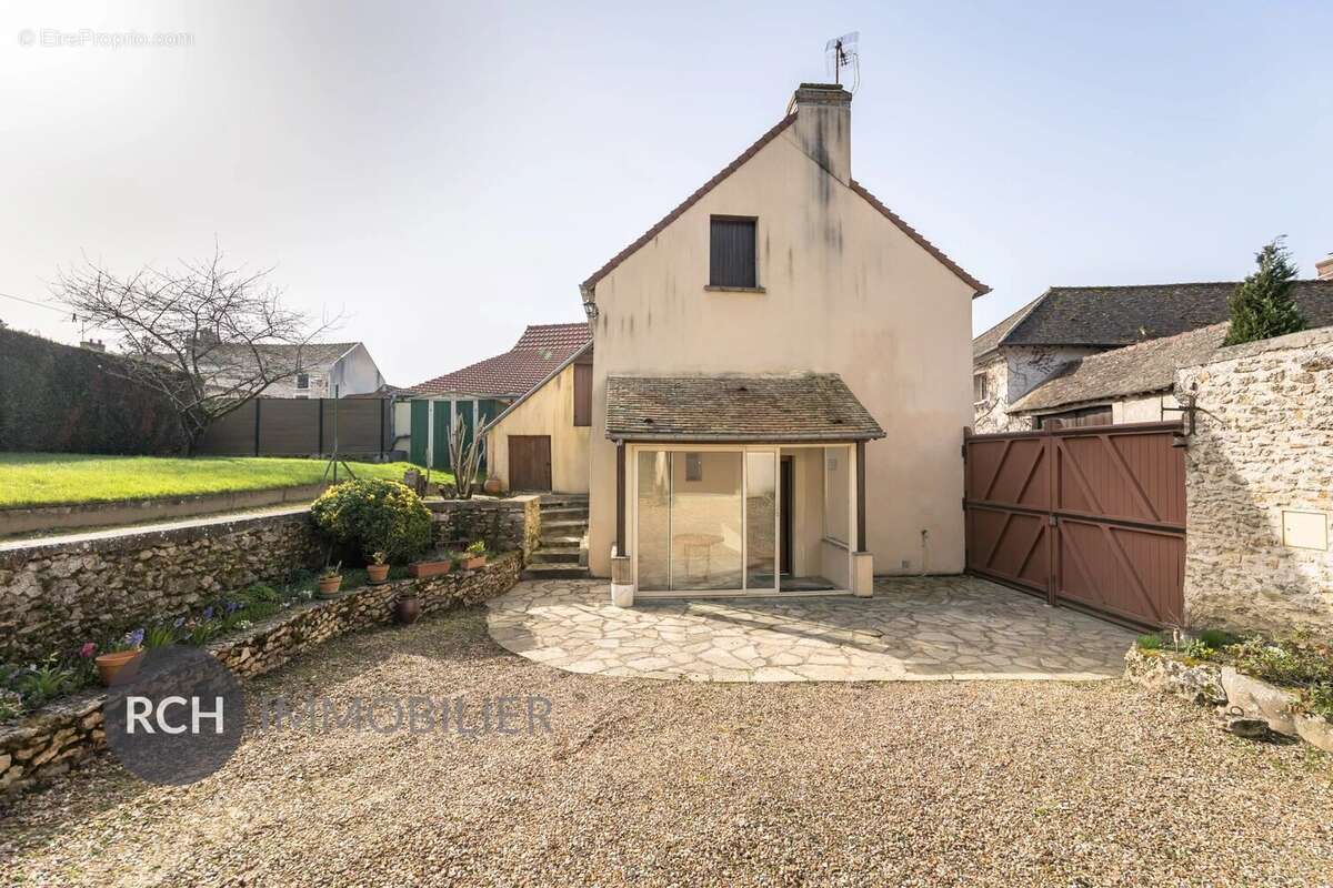 Maison à BAZAINVILLE