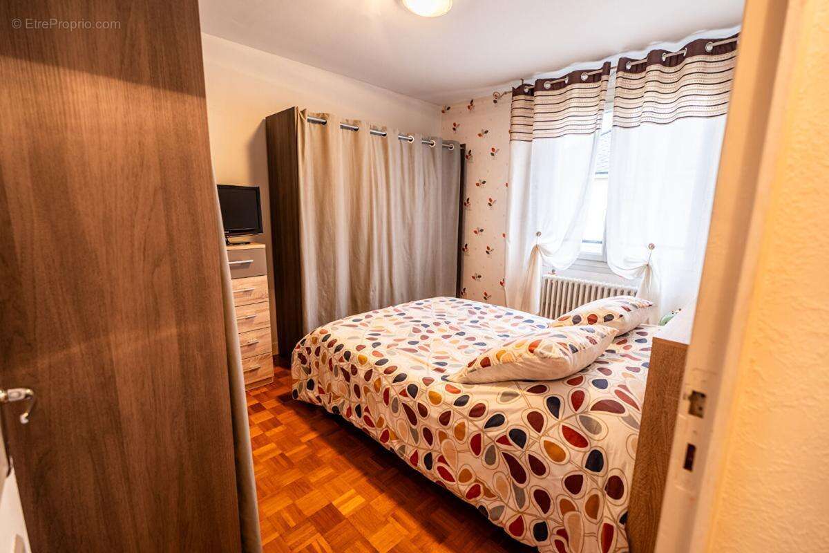 Maison à VARENNES-VAUZELLES