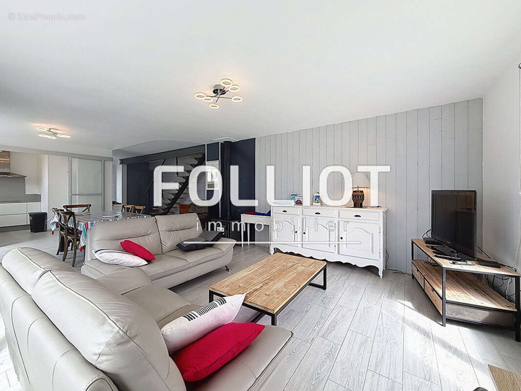 Maison à AGON-COUTAINVILLE