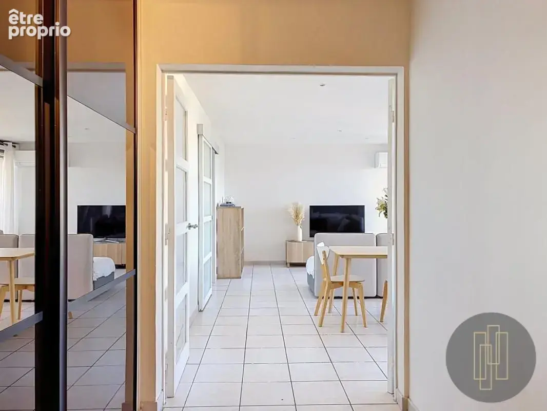 Exclusivite villeurbanne - t4 de 92 m² avec balcon, vue dégagée, garage et cave - photo 5