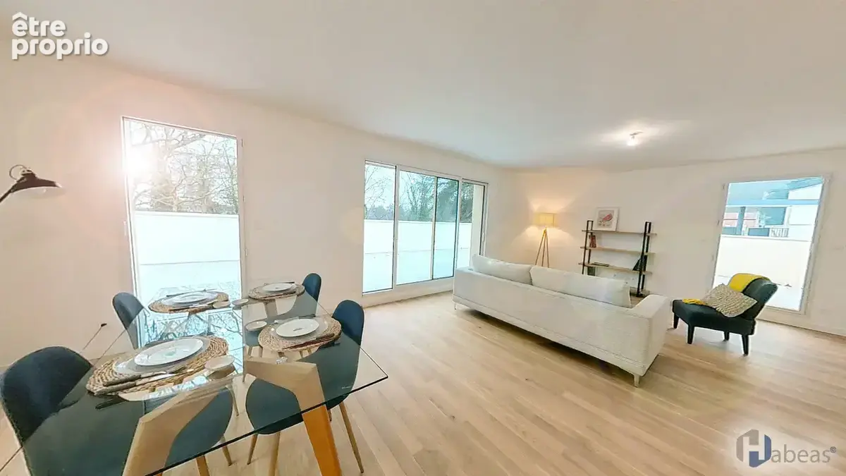 Attique d'Exception : T5 de 111.60 m² avec Terrasse Plein Ciel de 70,45m², Parking et cave - photo 3