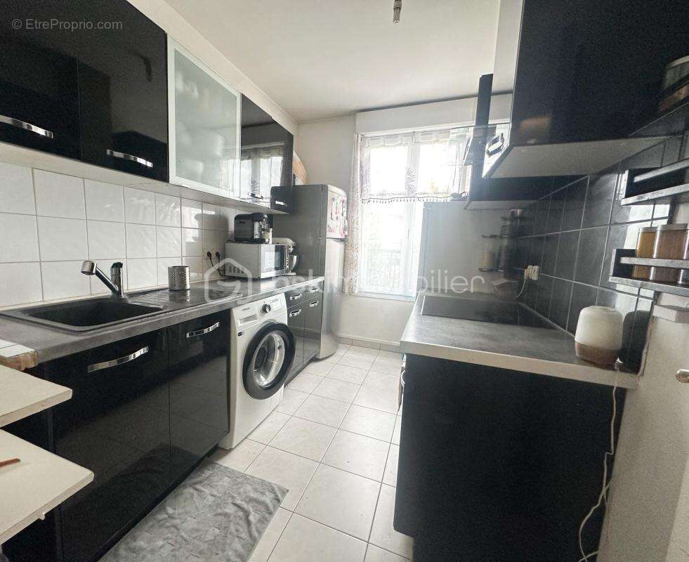 Appartement à SAVIGNY-LE-TEMPLE