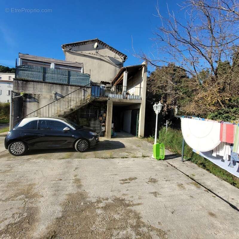 Maison à SAINT-MARTIN-DE-VALGALGUES