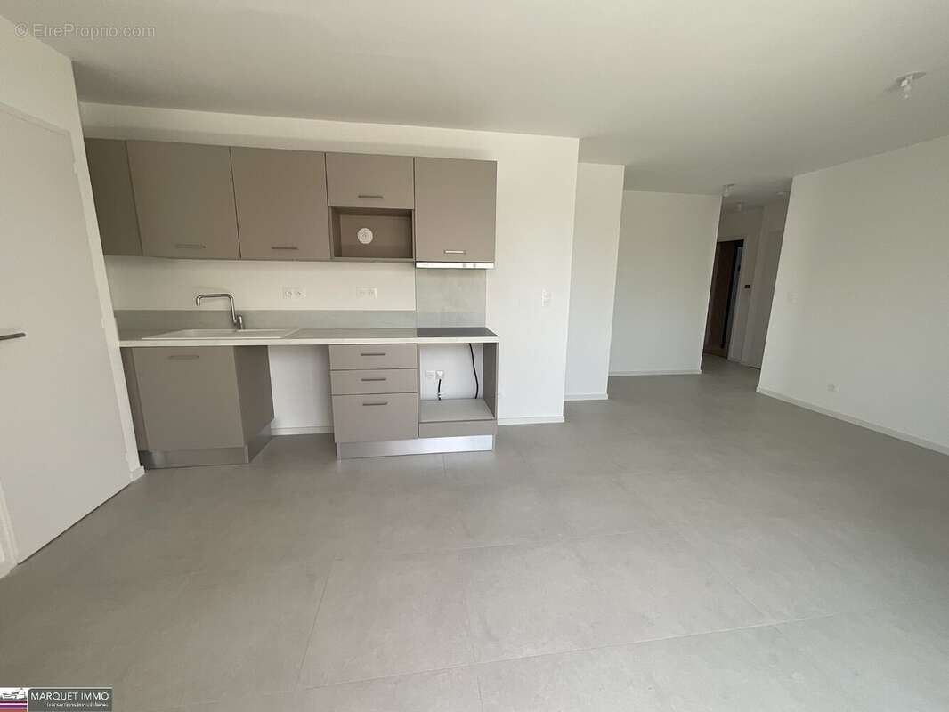 Appartement à SAUVIAN