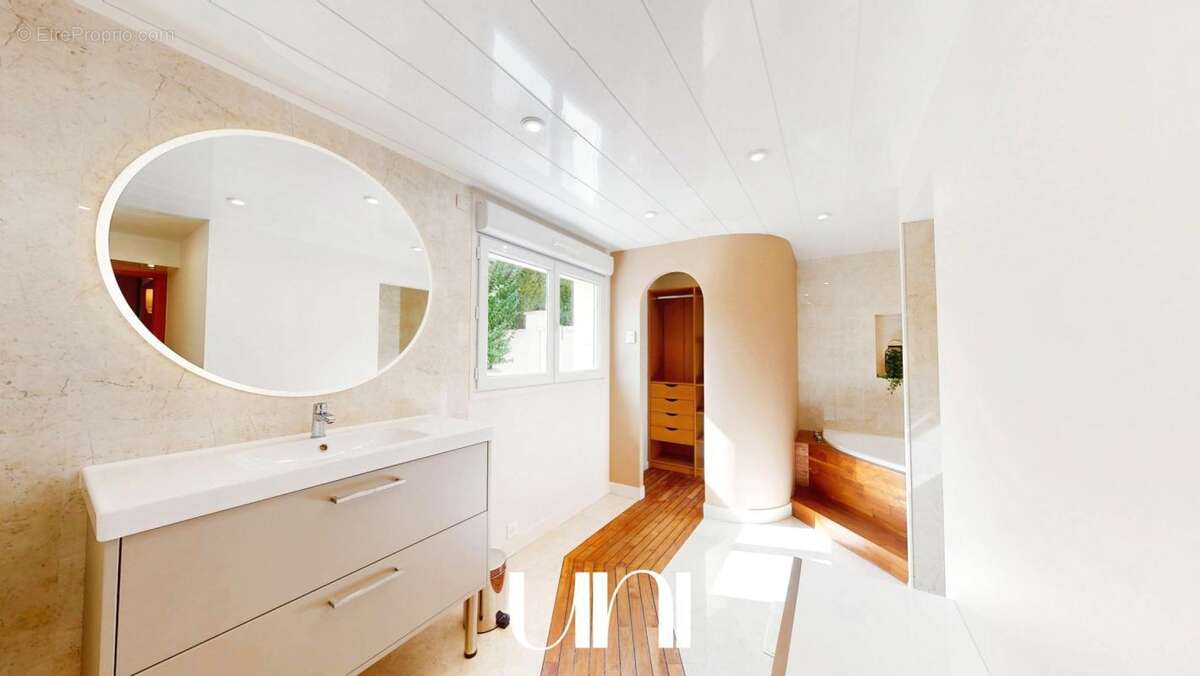 Maison à JUAYE-MONDAYE