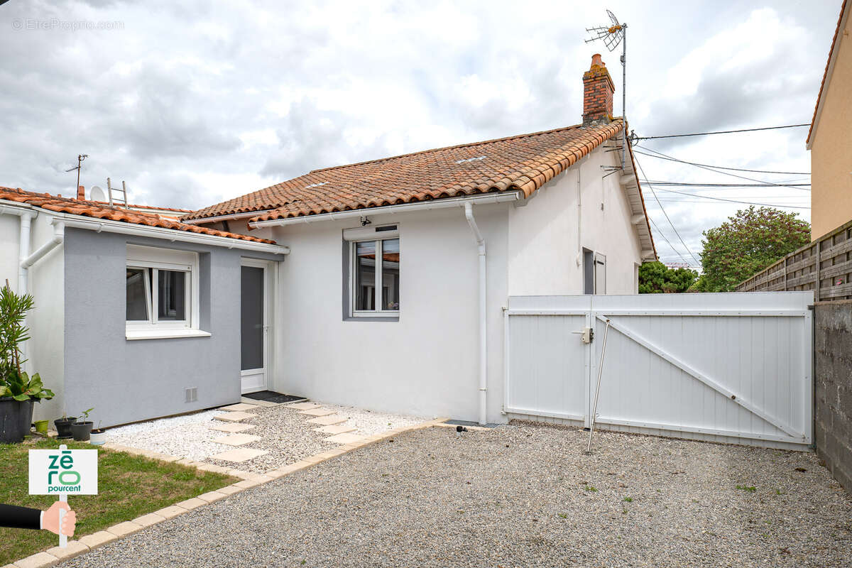 La roche-sur-yon nord   charmant plain-pied 3 chambres avec jardin et garage - photo 3
