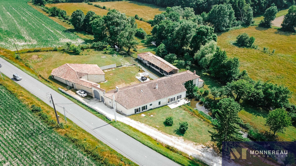 Maison à CHALLIGNAC
