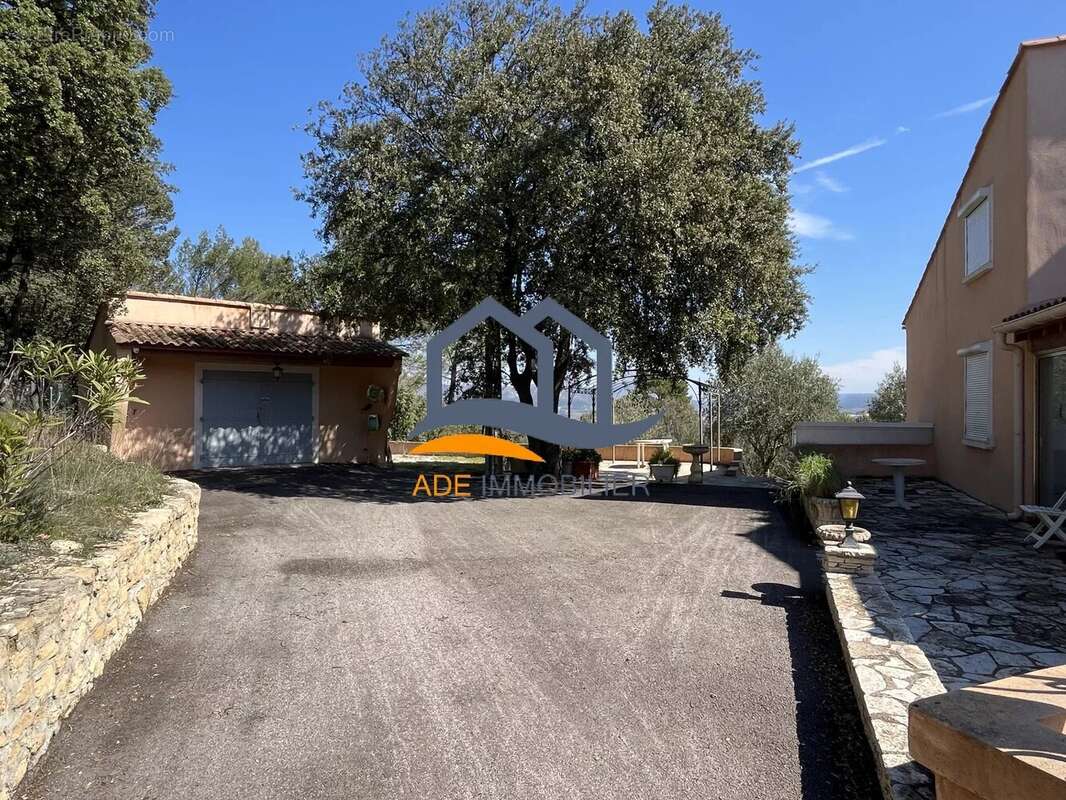 Maison à PEYROLLES-EN-PROVENCE