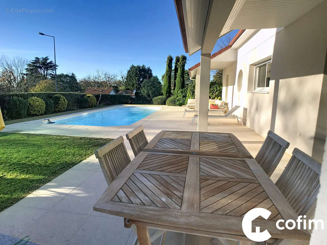 Maison à SERRES-CASTET