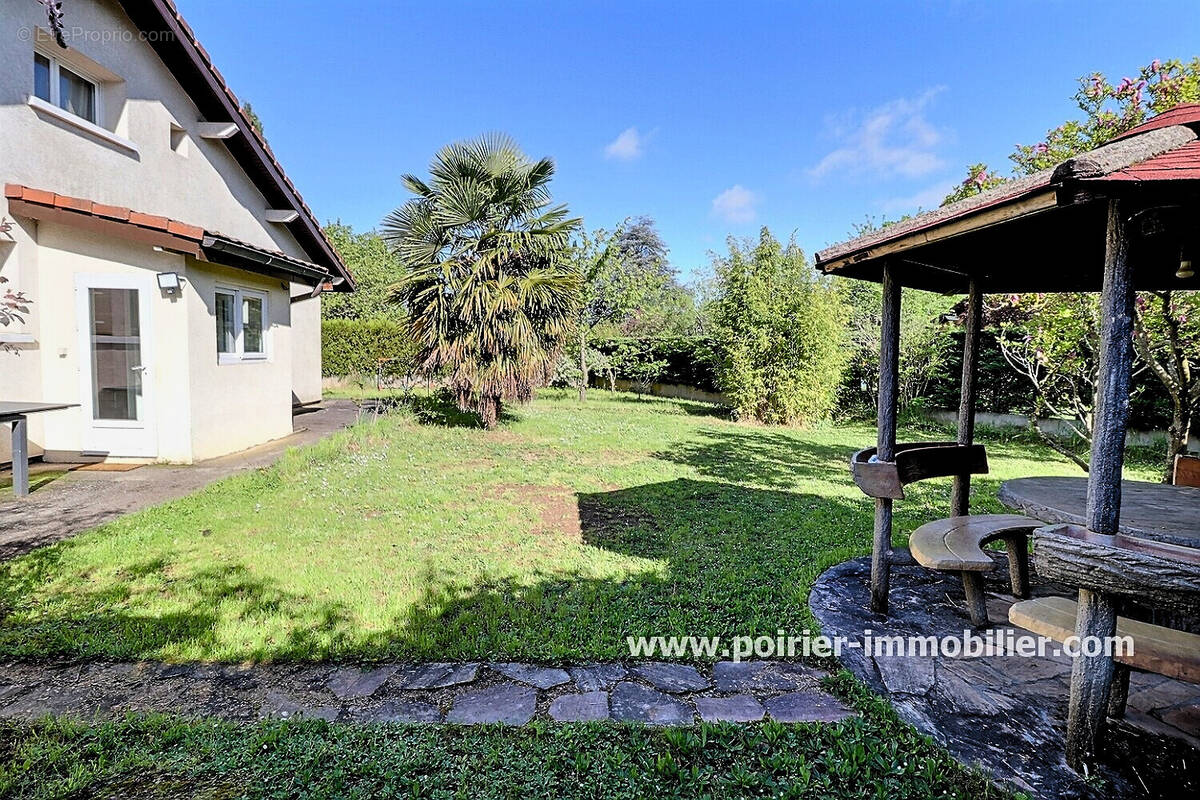 Maison à VETRAZ-MONTHOUX