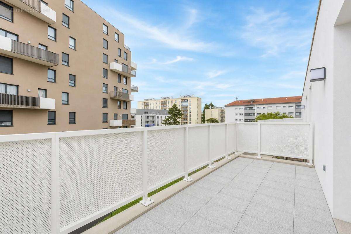 Appartement récent 2 pièces avec terrasse à Schiltigheim - photo 4