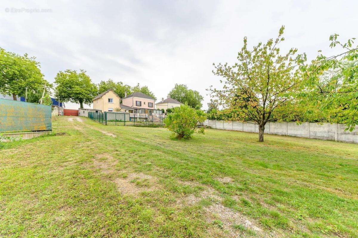 Maison à QUINCY-VOISINS