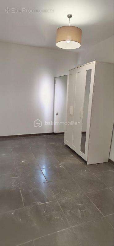 Exclusivite - appartement en triplex entierement renove – terrasses - box et parking - photo 6