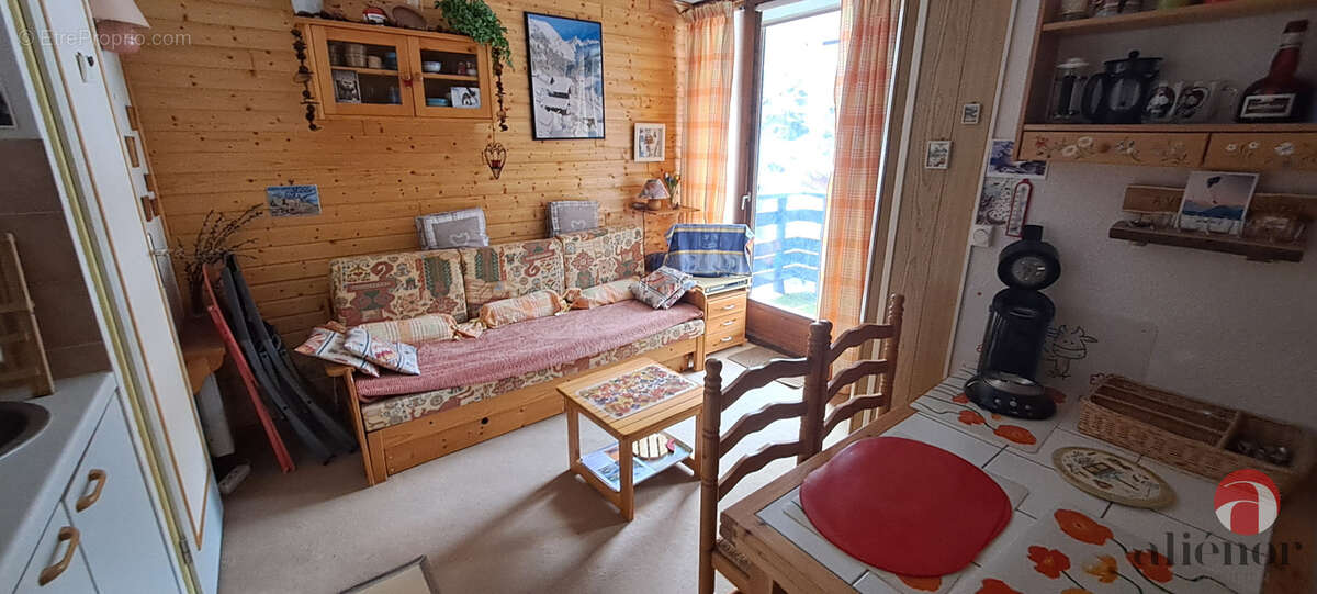 Appartement à MORILLON