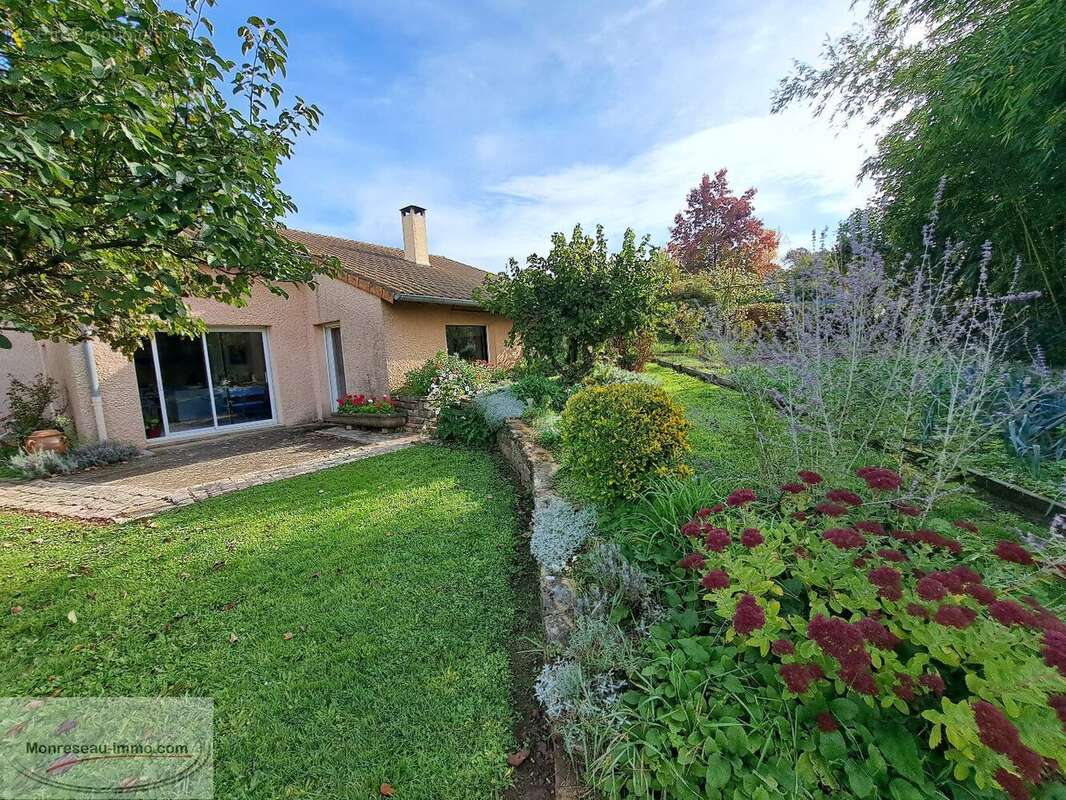 Maison à CHEVAGNY-LES-CHEVRIERES