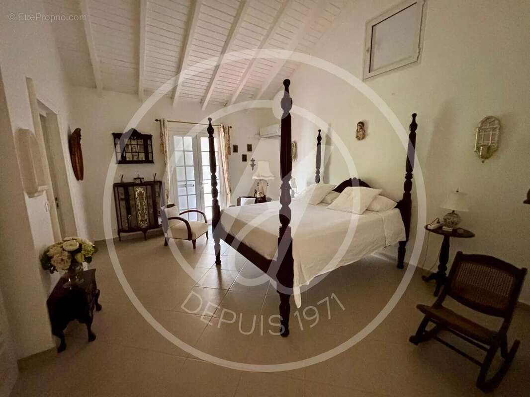 Maison à PETIT-BOURG