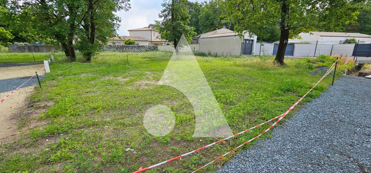 Terrain à LA TREMBLADE