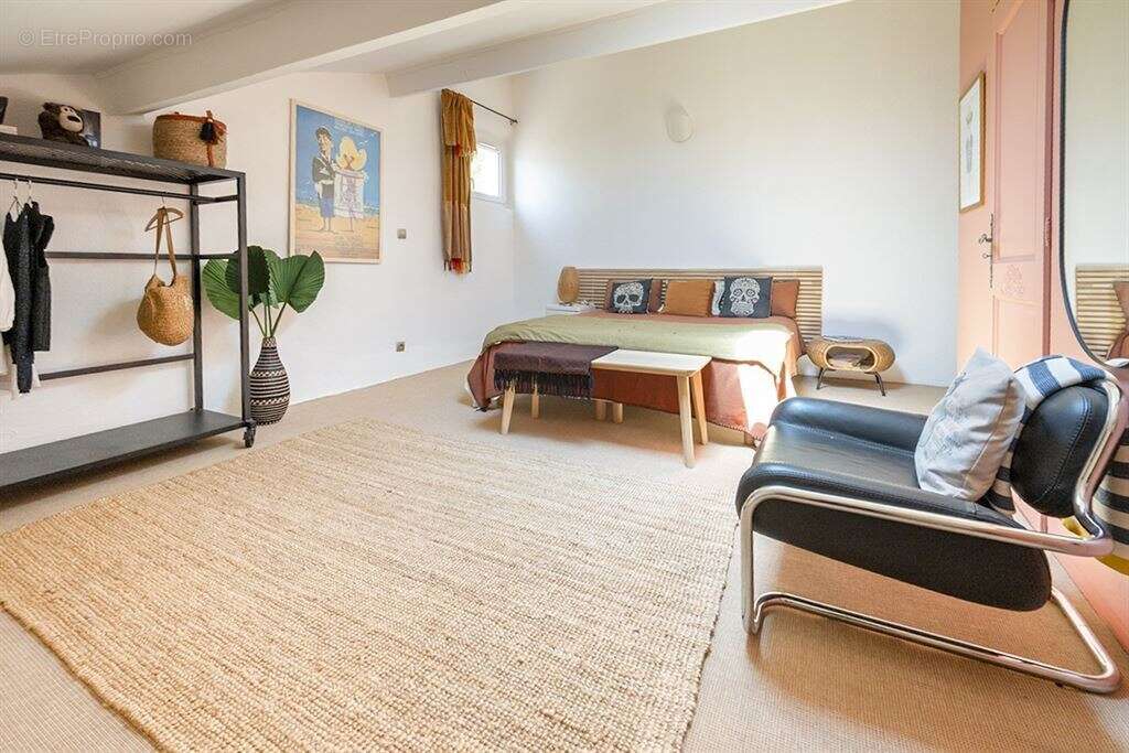 Maison à FIGANIERES