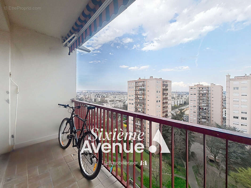 Appartement à BRON