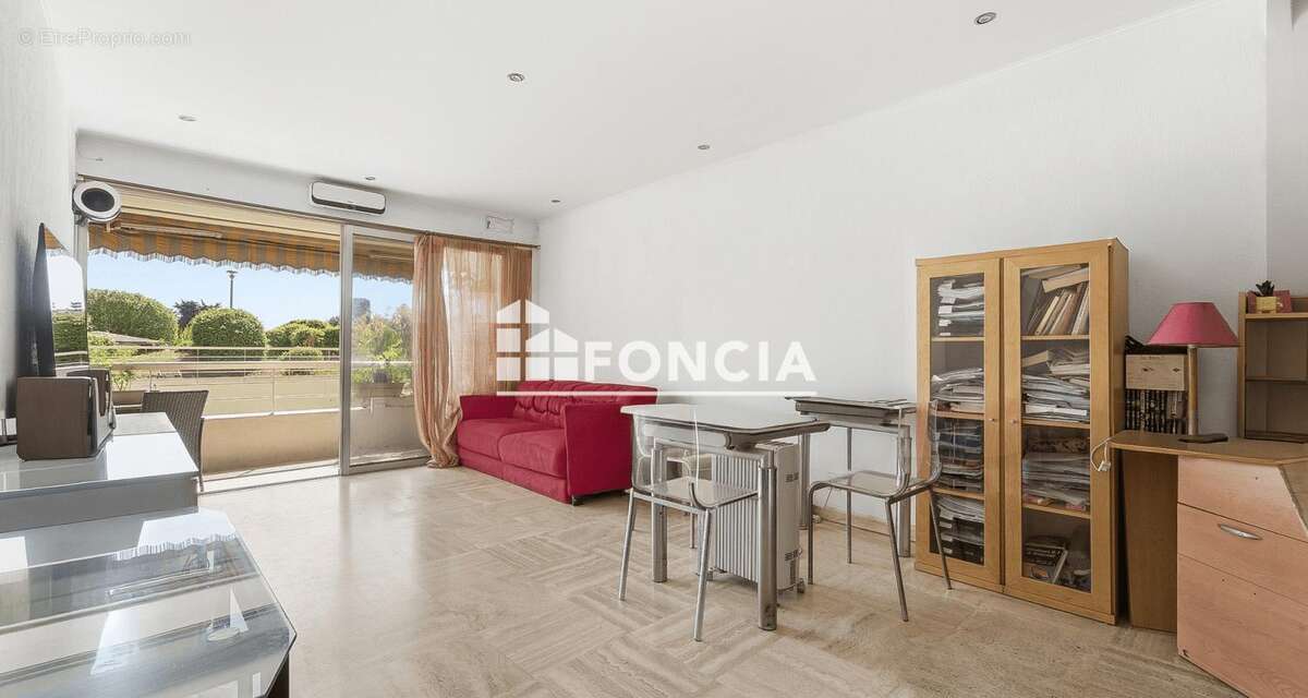 Appartement à VILLENEUVE-LOUBET