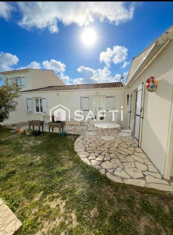 Photo 1 - Maison à LA BREE-LES-BAINS