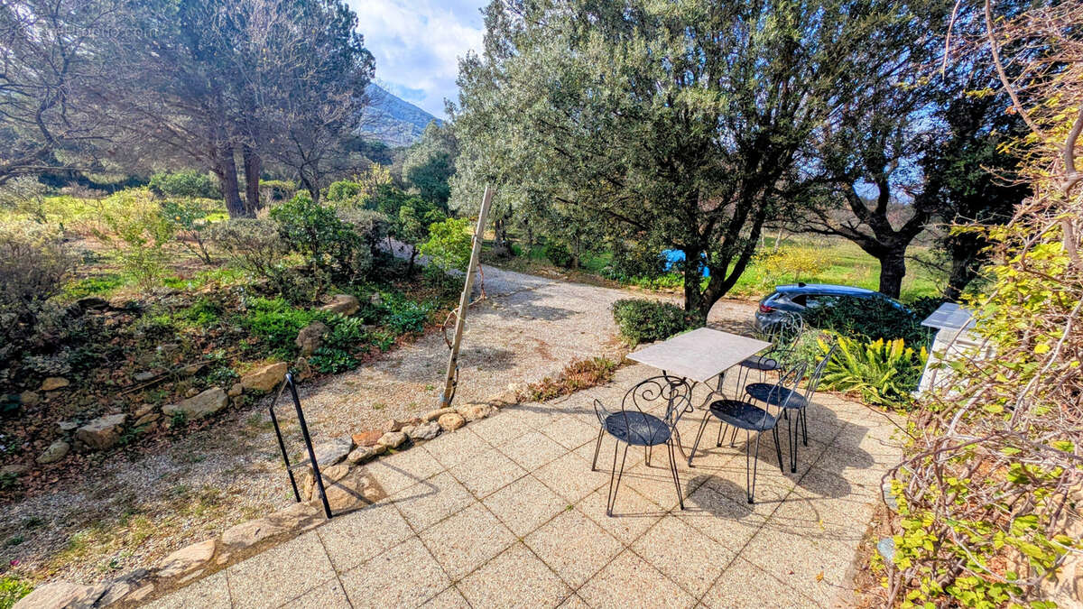 Maison à LAROQUE-DES-ALBERES