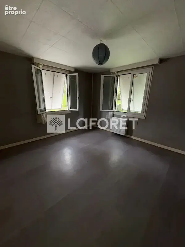 Maison Riom Es Montagnes 5 pièce(s) 97 m2 - photo 7