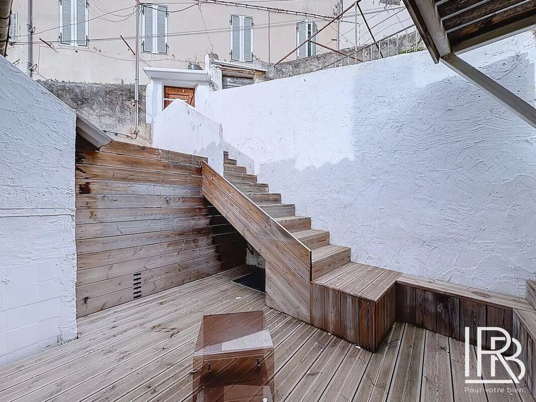 Appartement à MARSEILLE-6E