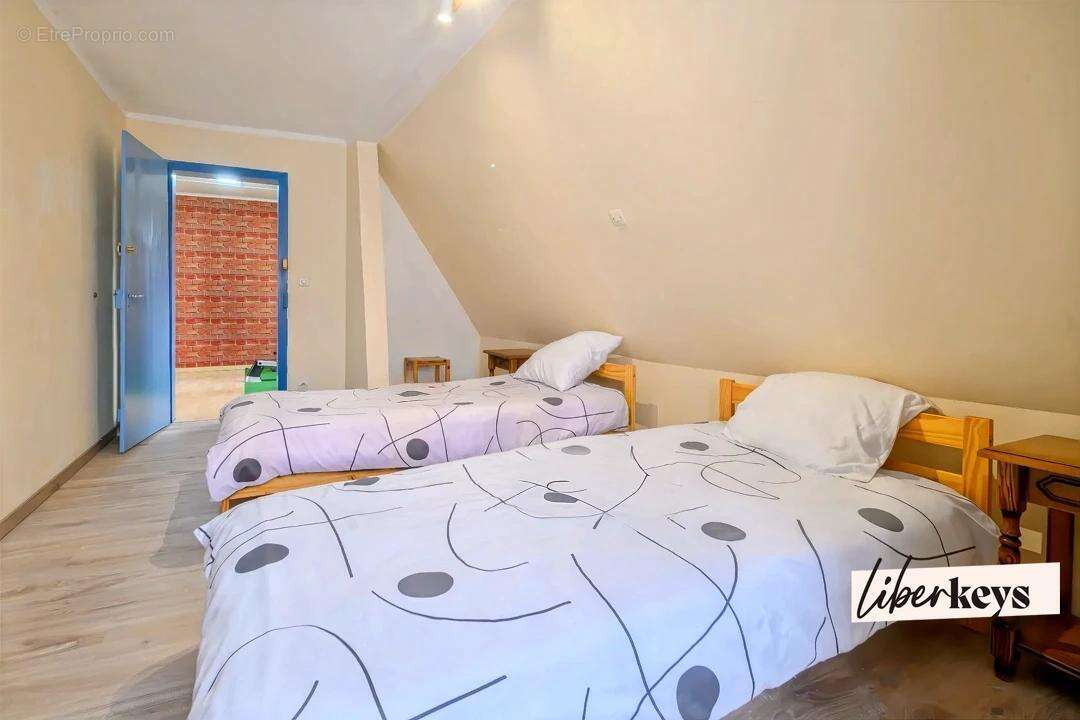 Appartement 95 m2 en duplex avec entrée indépendante et grande terrasse - photo 8
