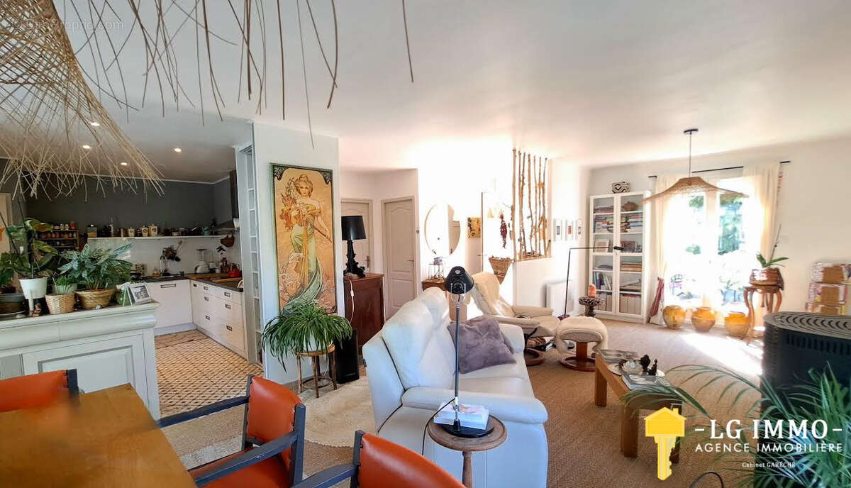 Maison à MESCHERS-SUR-GIRONDE