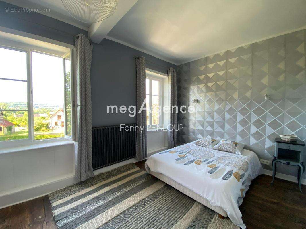Maison à PERRIERS-EN-BEAUFICEL