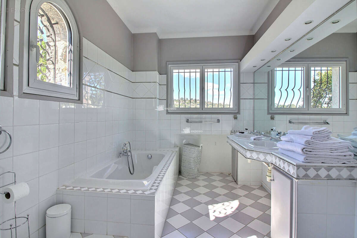 Maison à MOUGINS