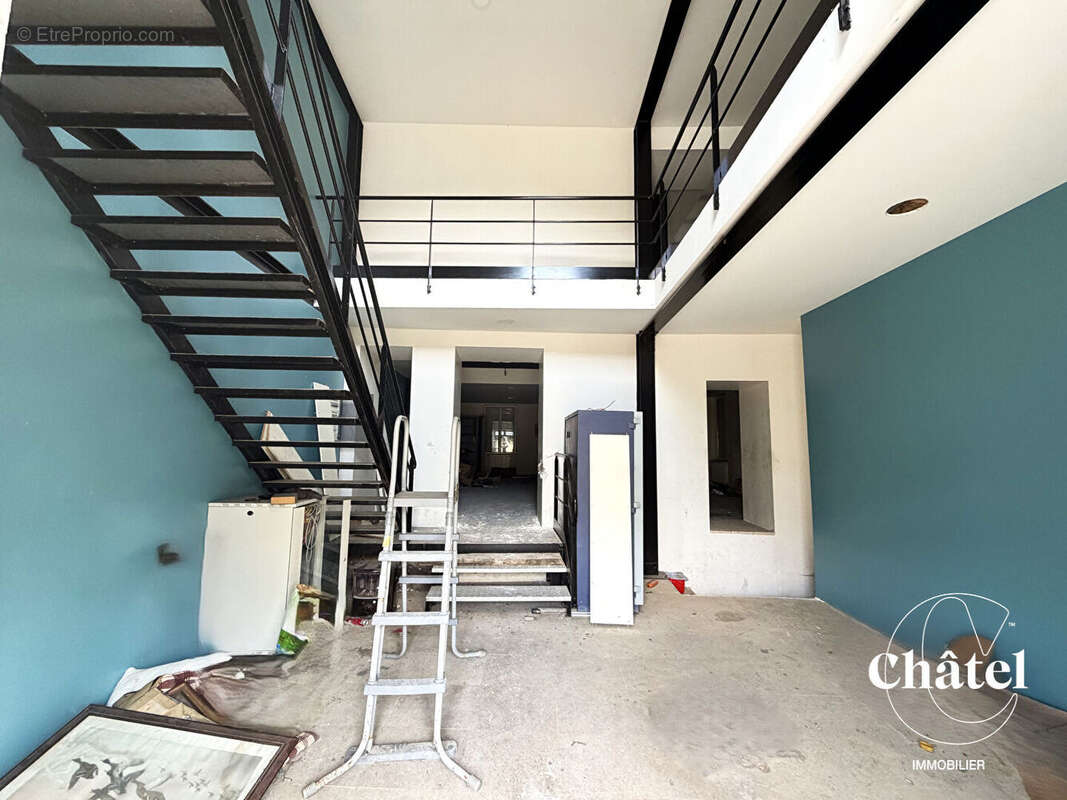 Proche Nanteuil le Haudouin - Ensemble immobilier et dépendances - Travaux - photo 13