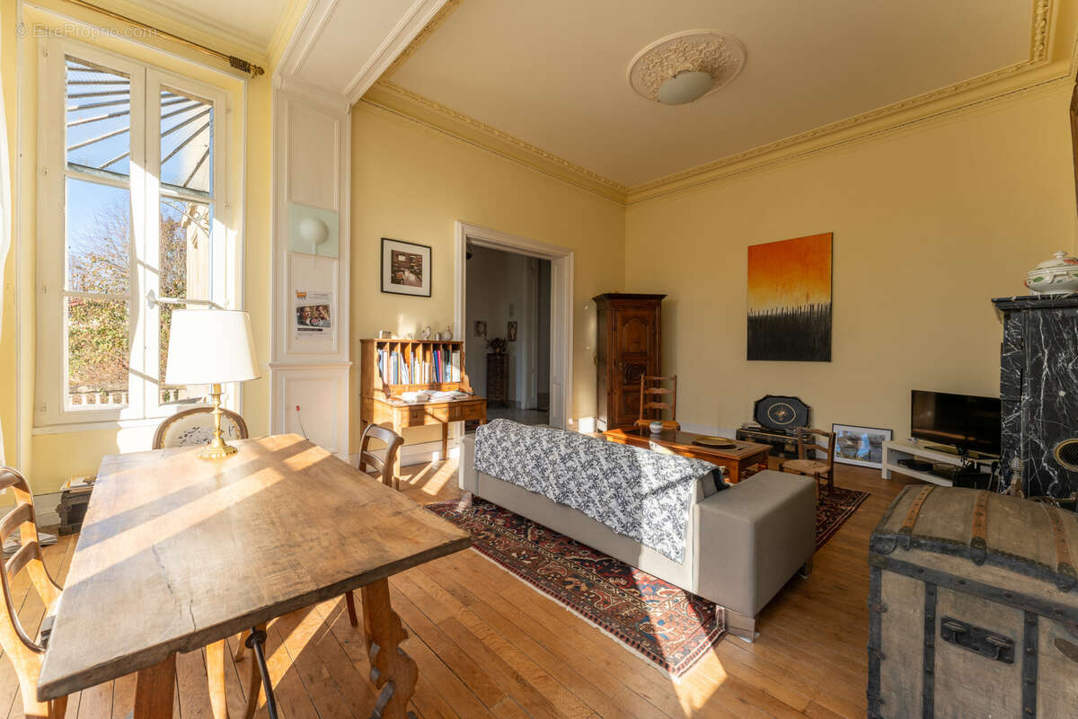 Maison à LESTIAC-SUR-GARONNE