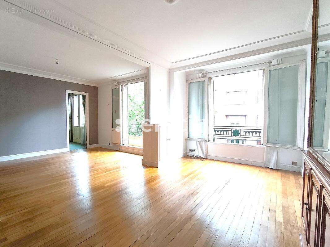 Appartement à PARIS-19E