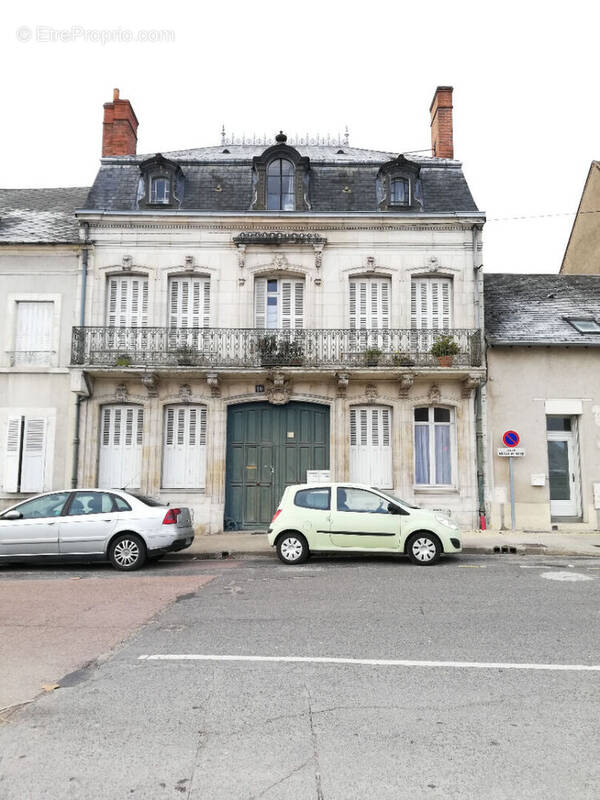 Appartement à MEHUN-SUR-YEVRE