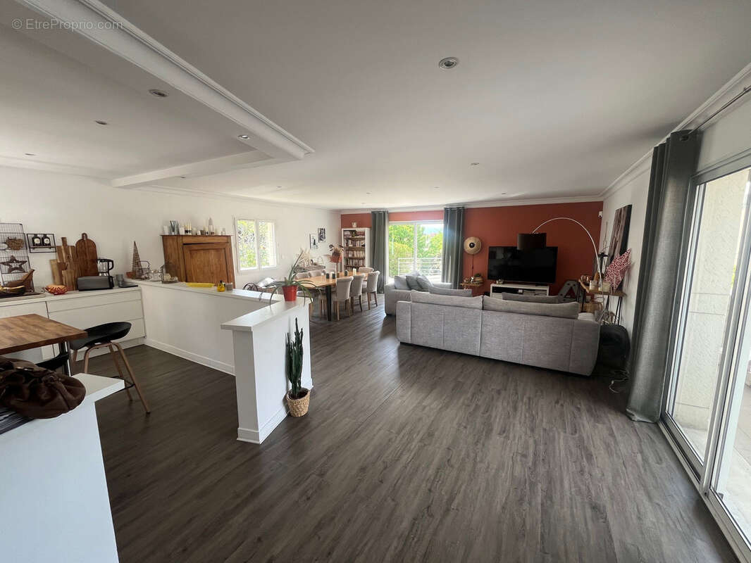 Maison à JASSANS-RIOTTIER