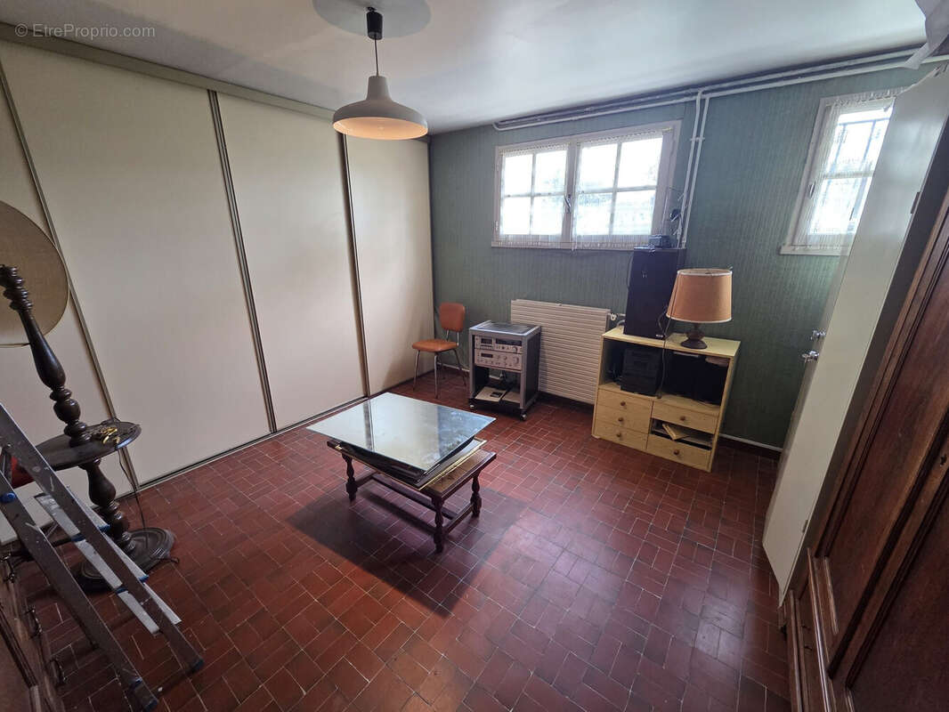 Maison 193 m² à Veyre-Monton  - photo 9