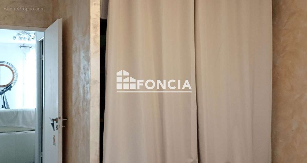 Appartement à SAINT-PIERRE-DU-PERRAY