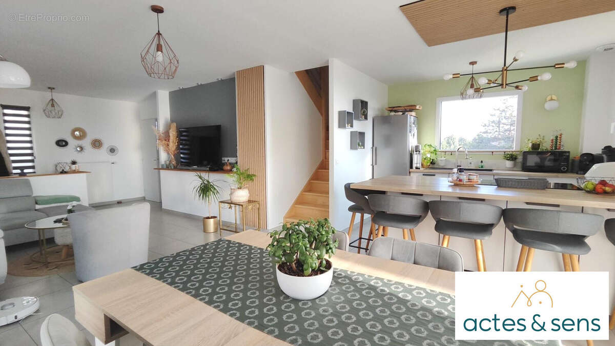 Maison à CHAPAREILLAN