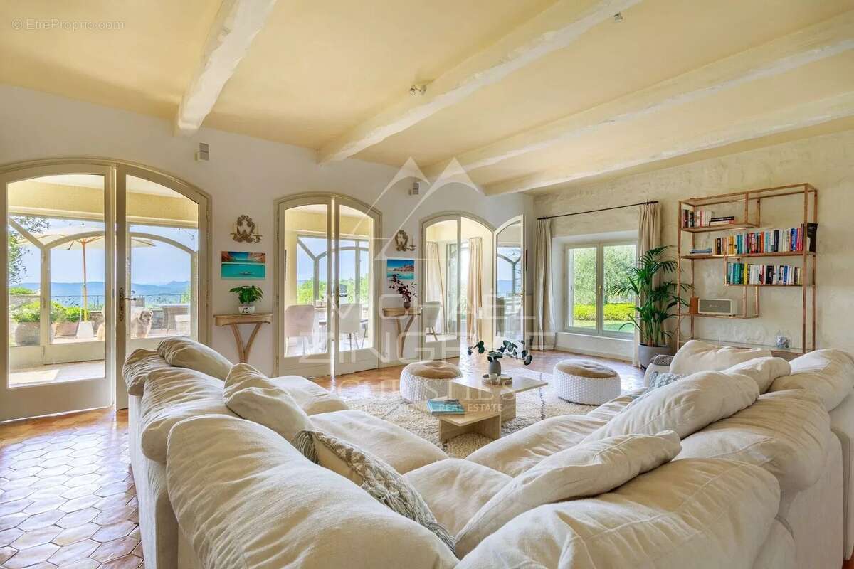 Maison à MONTAUROUX