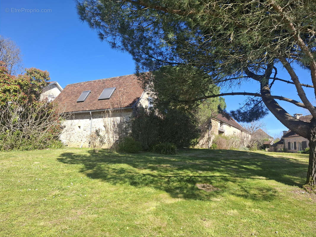 Maison à GENIS