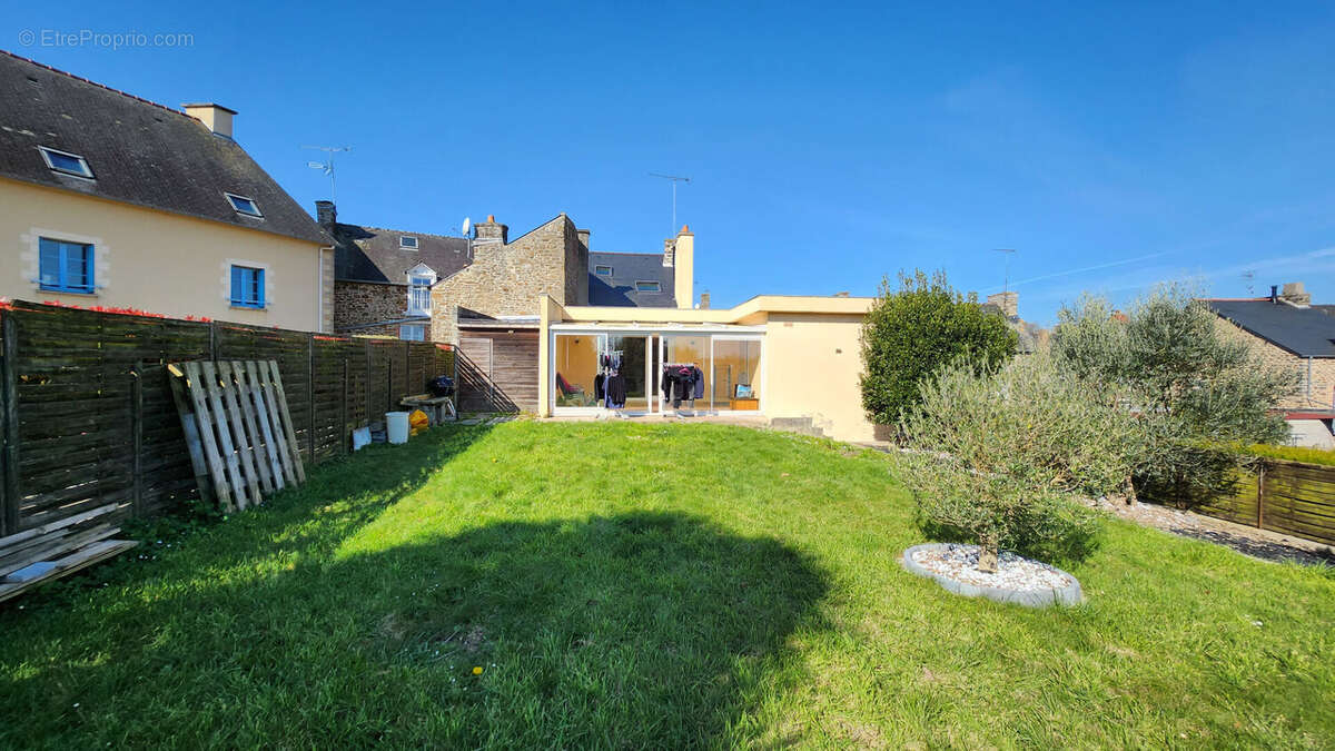 Maison à CHATEAUNEUF-D'ILLE-ET-VILAINE