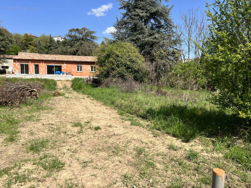 Terrain à SAINT-PRIVAT