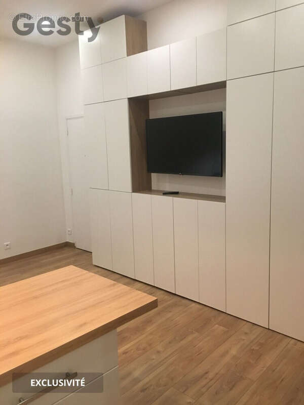 Appartement à PARIS-2E