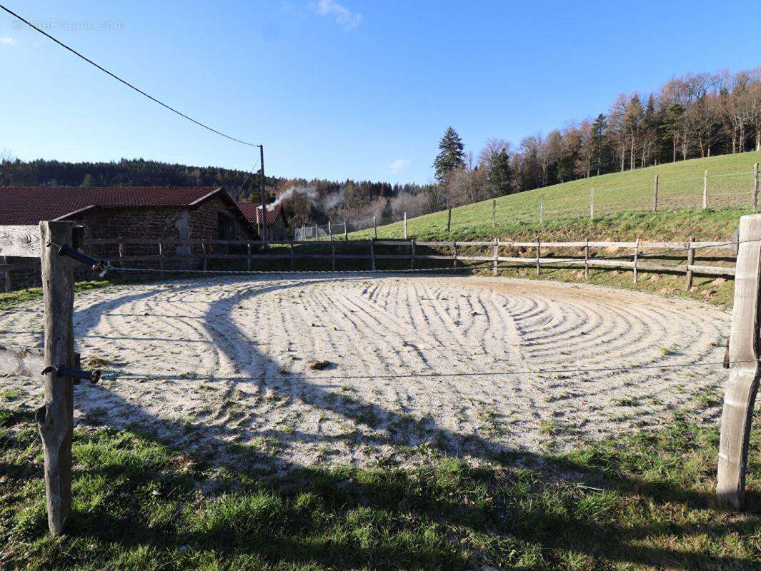 Corps de ferme 6 pièce(s) 350 m2 environ + terrain 27ha avec sources + dépendances - photo 16