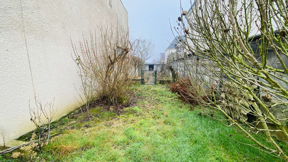 Maison à LA VILLE-DU-BOIS