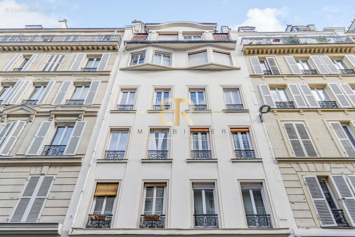 Appartement à PARIS-17E