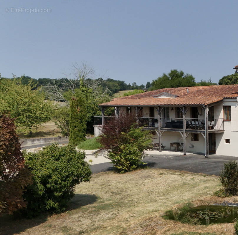 Maison à AUBETERRE-SUR-DRONNE
